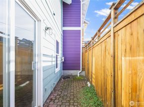 112 22nd Avenue B, Seattle WA 98122