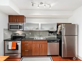 4547 8th Avenue NE 508, Seattle WA 98105