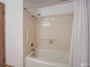 17419 119th Lane SE E31, Renton WA 98058