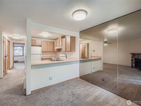 17419 119th Lane SE E31, Renton WA 98058