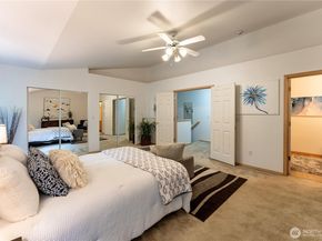 18809 SE 20th Dr, Bothell WA 98012