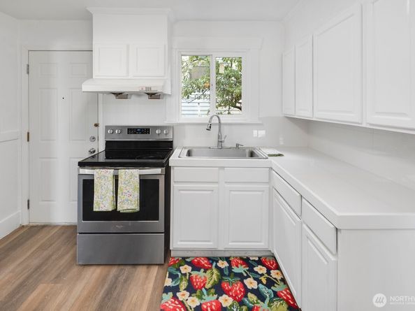 2305 24th Avenue S, Seattle WA 98144