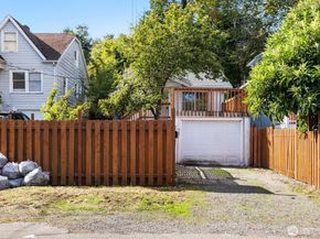 2305 24th Avenue S, Seattle WA 98144