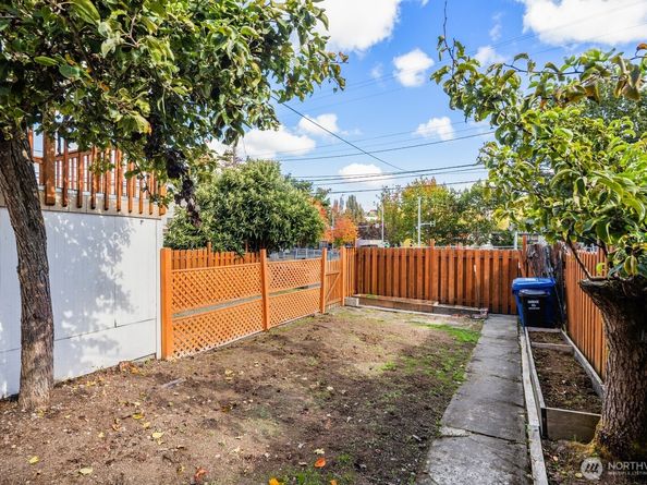 2305 24th Avenue S, Seattle WA 98144