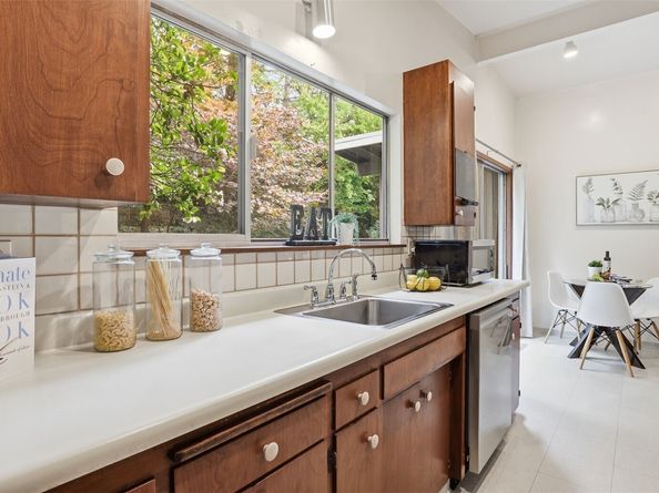 3500 Talbot Road S, Renton WA 98055