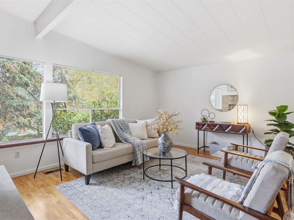 3500 Talbot Road S, Renton WA 98055