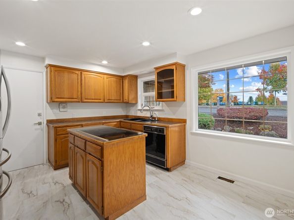 7915 37th Avenue S, Seattle WA 98118