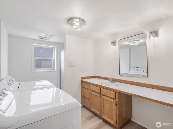 7915 37th Avenue S, Seattle WA 98118