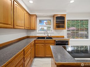 7915 37th Avenue S, Seattle WA 98118