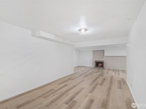 7915 37th Avenue S, Seattle WA 98118