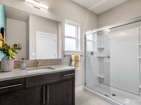 3809 194th Lane SE, Bothell WA 98012