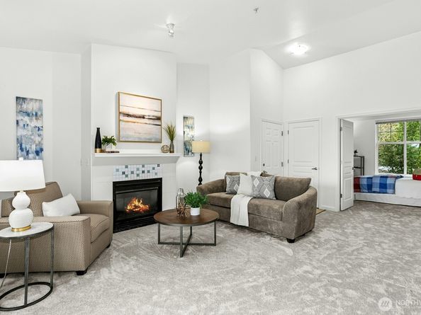 23420 SE Black Nugget Road C303, Issaquah WA 98029