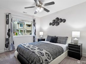 20042 94th Avenue NE, Bothell WA 98011