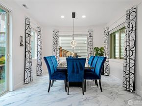 20042 94th Avenue NE, Bothell WA 98011