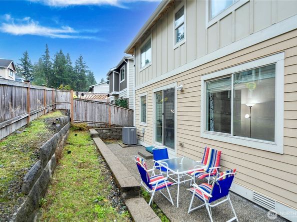 20042 94th Avenue NE, Bothell WA 98011