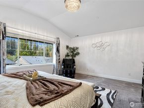 20042 94th Avenue NE, Bothell WA 98011