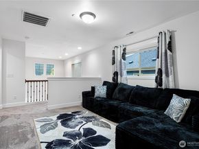 20042 94th Avenue NE, Bothell WA 98011