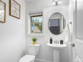 20042 94th Avenue NE, Bothell WA 98011