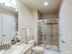 20042 94th Avenue NE, Bothell WA 98011