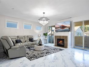 20042 94th Avenue NE, Bothell WA 98011