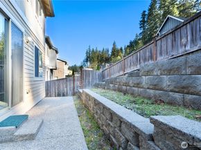 20042 94th Avenue NE, Bothell WA 98011