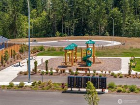 3943 McCormick Village Drive 66, Bremerton WA 98312