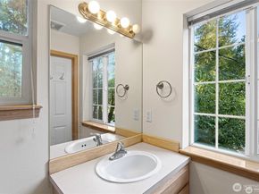 16400 44th Avenue W, Lynnwood WA 98037