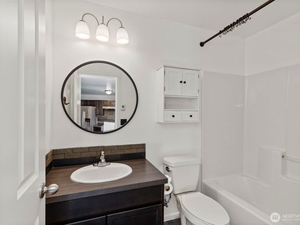 434 NE OHenry Court, Poulsbo WA 98370
