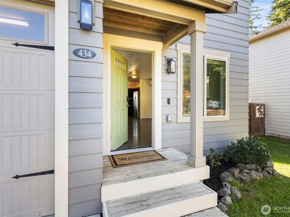 434 NE OHenry Court, Poulsbo WA 98370
