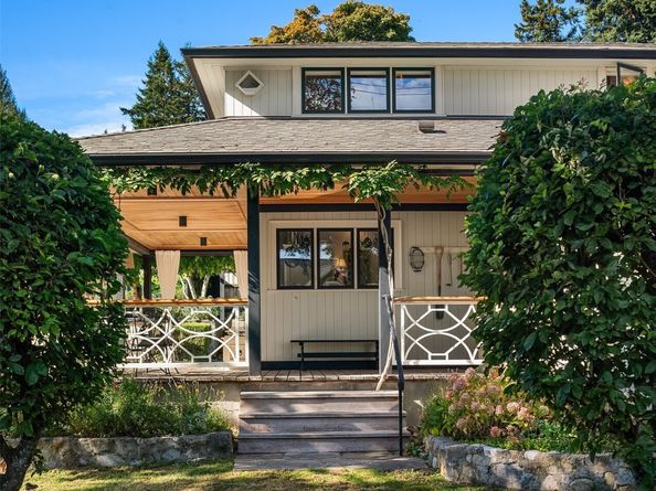 20405 Chautauqua Beach Road SW, Vashon WA 98070