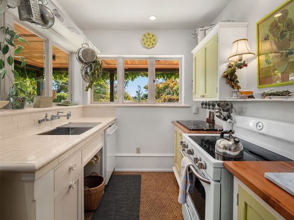 20405 Chautauqua Beach Road SW, Vashon WA 98070