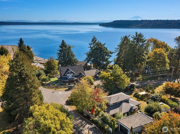 20405 Chautauqua Beach Road SW, Vashon WA 98070