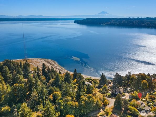 20405 Chautauqua Beach Road SW, Vashon WA 98070