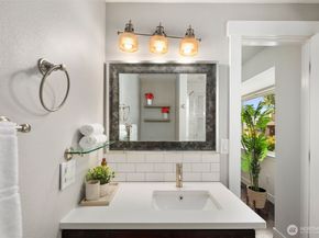 2605 NE 5th Court, Renton WA 98056