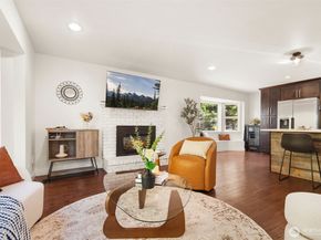 2605 NE 5th Court, Renton WA 98056