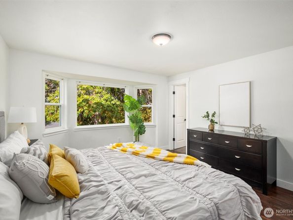 2605 NE 5th Court, Renton WA 98056