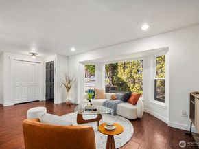 2605 NE 5th Court, Renton WA 98056