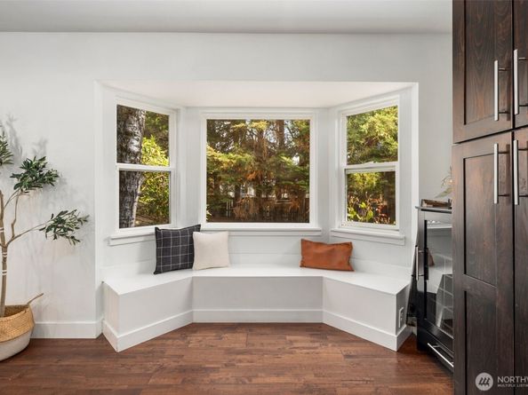2605 NE 5th Court, Renton WA 98056