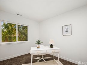 2605 NE 5th Court, Renton WA 98056