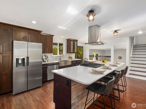 2605 NE 5th Court, Renton WA 98056