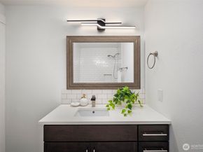 2605 NE 5th Court, Renton WA 98056