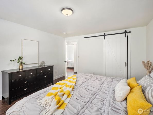 2605 NE 5th Court, Renton WA 98056