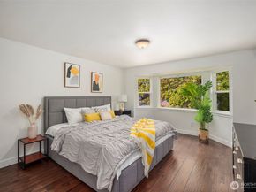 2605 NE 5th Court, Renton WA 98056