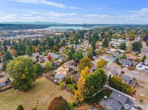 2605 NE 5th Court, Renton WA 98056