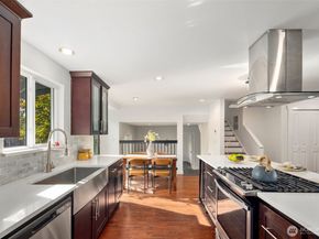 2605 NE 5th Court, Renton WA 98056
