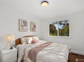 2605 NE 5th Court, Renton WA 98056