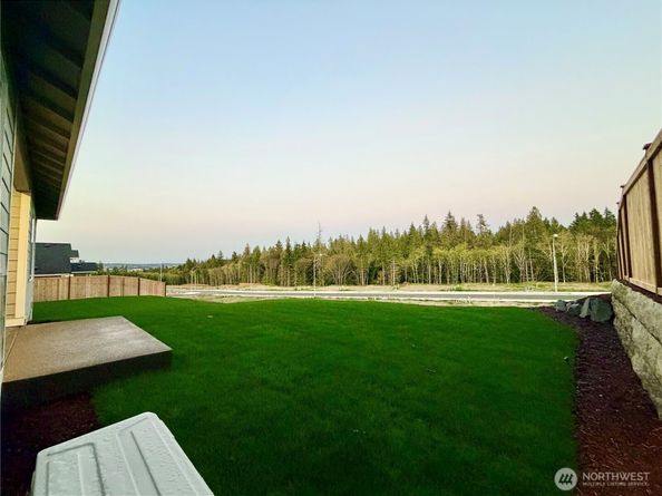 3948 McCormick Vlg Drive 31, Bremerton WA 98312
