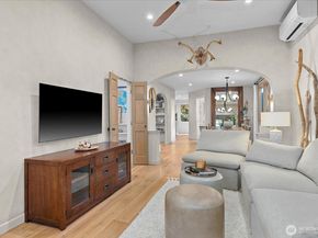 206 25th Avenue S, Seattle WA 98144