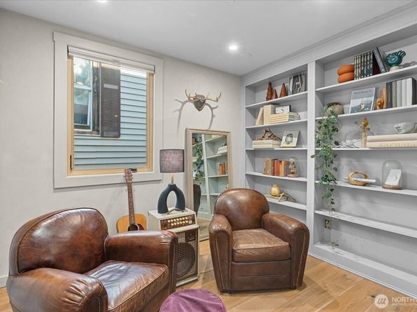 206 25th Avenue S, Seattle WA 98144