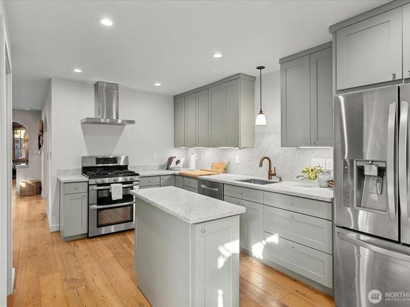 206 25th Avenue S, Seattle WA 98144